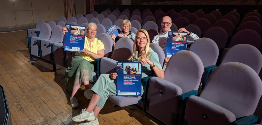 Gruppenbild im Stadttheater